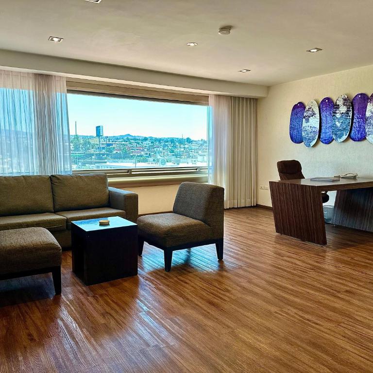 Hotel Mirage - Centro Histórico de Querétaro - Deluxe King Suite - 4