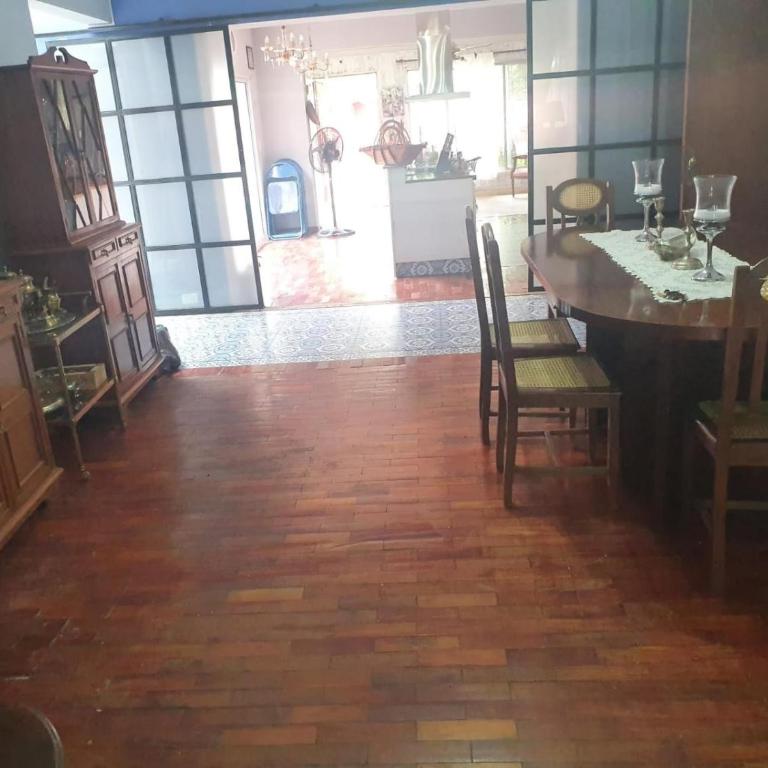 Hermosa Casa en Alberdi - Casa de 4 dormitorios - 10