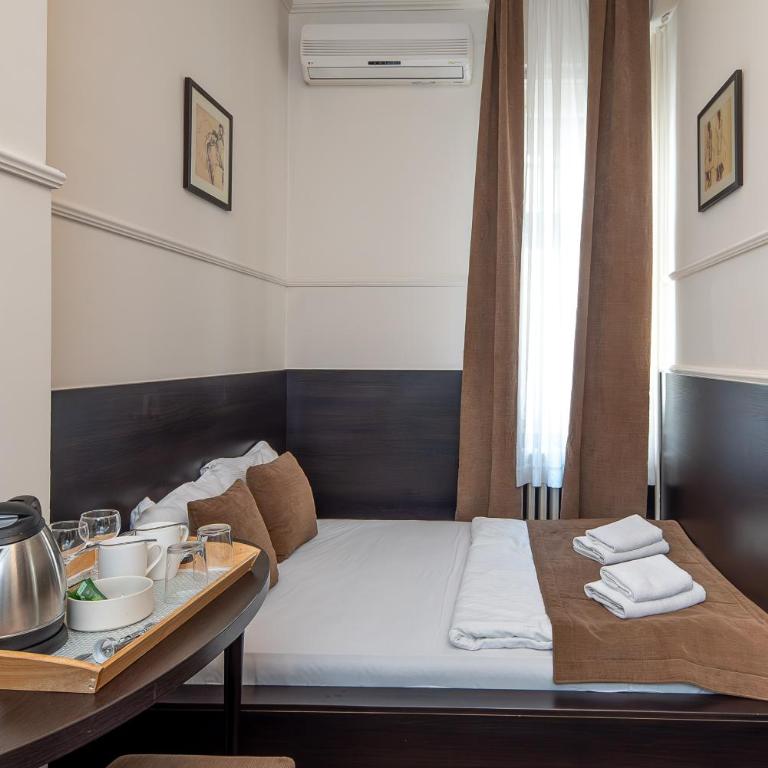 Top Central Rooms - Dvokrevetna Soba sa Bračnim Krevetom - 5