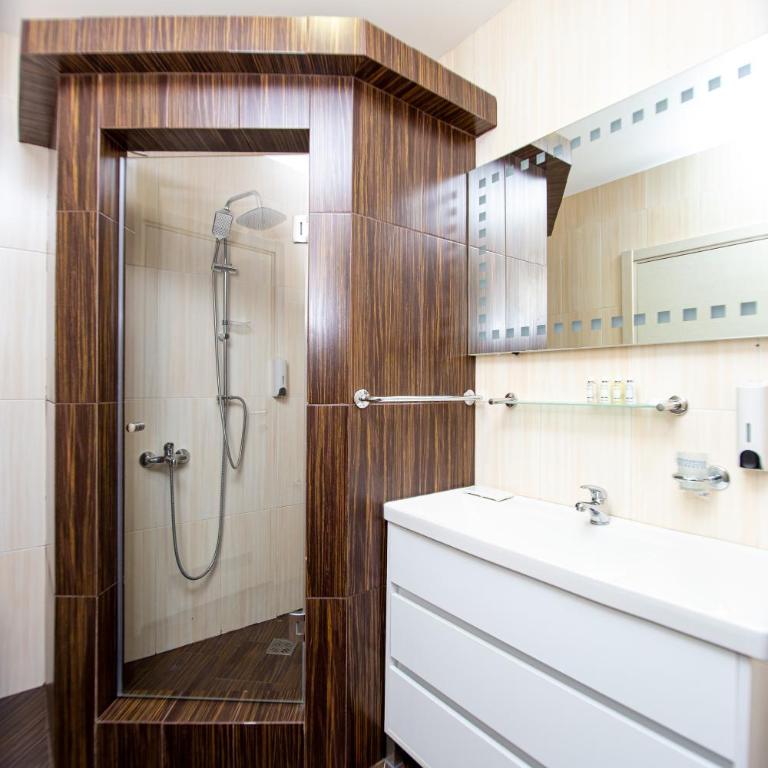 Hotel Opera Jaz - Suite sa Bračnim Krevetom (King-size) i Balkonom - 12