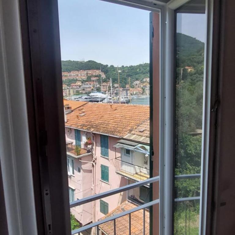 La Mansarda sul Golfo - Appartamento con 2 Camere da Letto e Vista Mare - 9