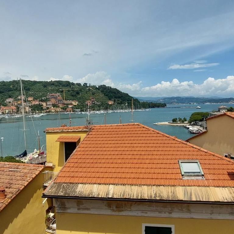 La Mansarda sul Golfo - Appartamento con 2 Camere da Letto e Vista Mare - 11