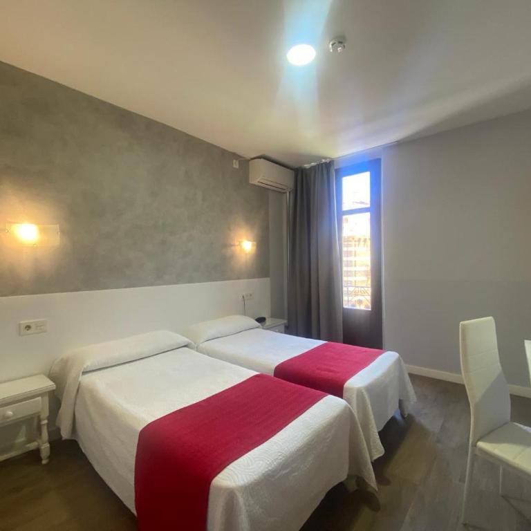Hostal Sonia Granada - Double or Twin Room - 11