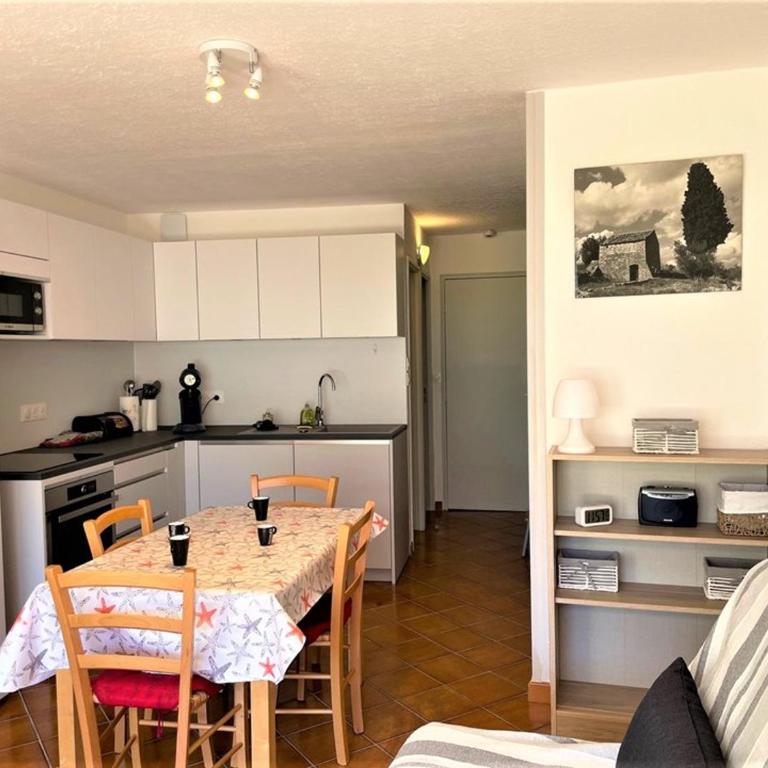 Studio Cabine avec Climatisation et Parking, Proche Plage - FR-1-790-8 - Estudio - 2