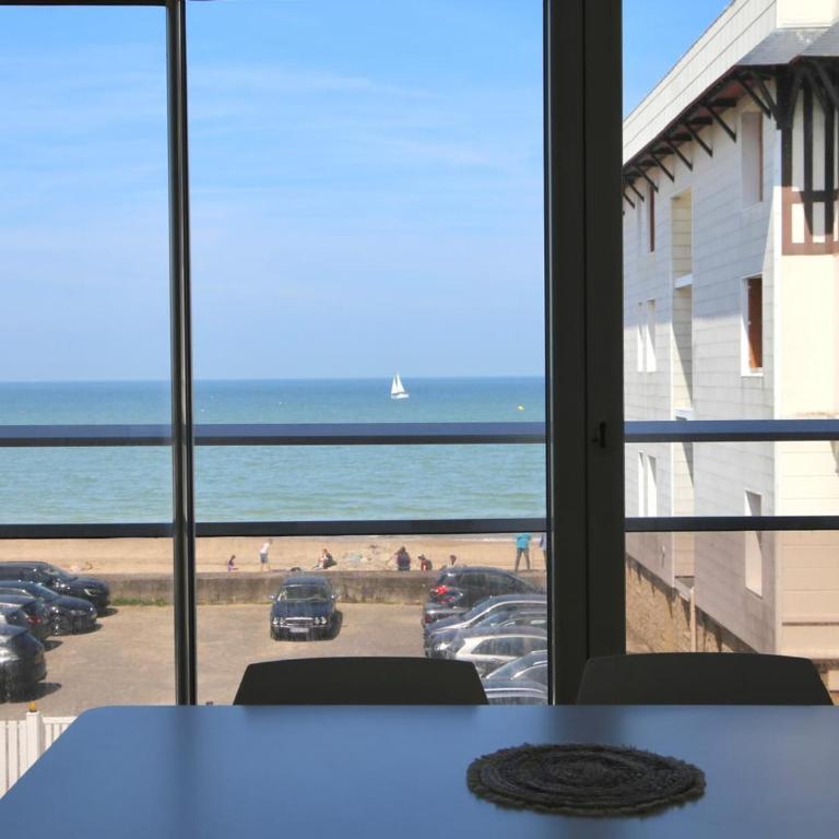 Appartement moderne avec vue sur mer et parking privatif - FR-1-712-82 - Apartment - 2