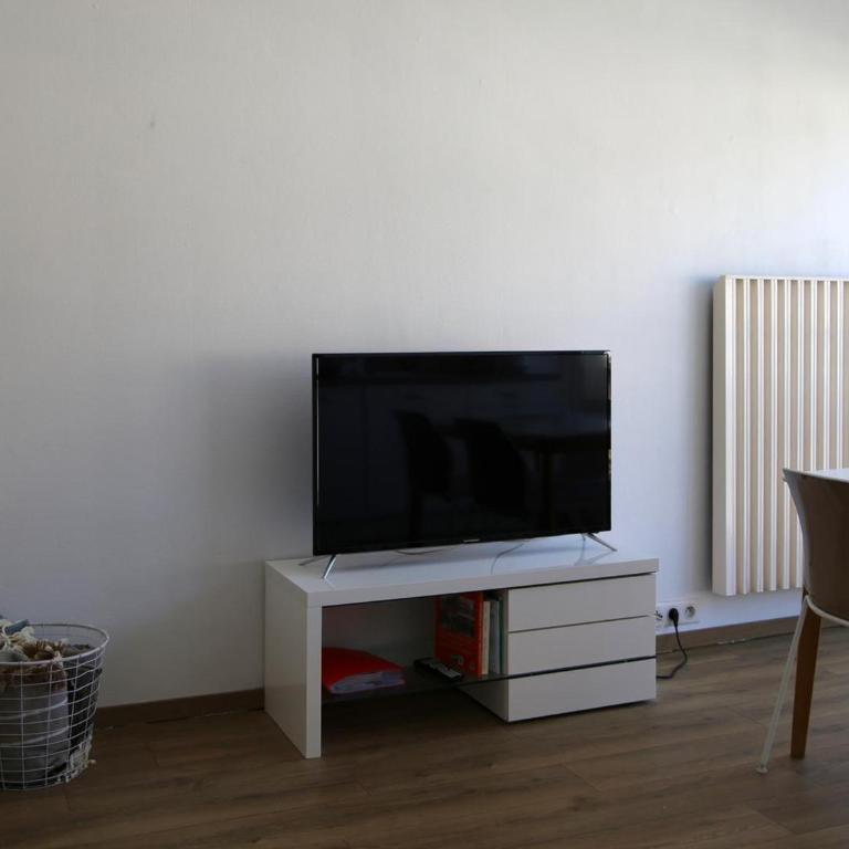 Appartement moderne avec vue sur mer et parking privatif - FR-1-712-82 - Apartment - 7