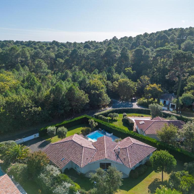 Villa familiale avec piscine chauffée, clim, 4 chambres, proche golf et plages - FR-1-319-565 - Villa - 7