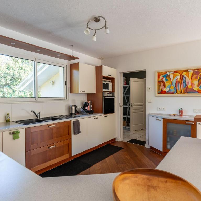 Villa familiale avec piscine chauffée, clim, 4 chambres, proche golf et plages - FR-1-319-565 - Villa - 12