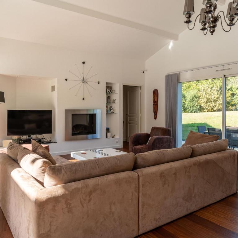 Villa familiale avec piscine chauffée, clim, 4 chambres, proche golf et plages - FR-1-319-565 - Villa - 16