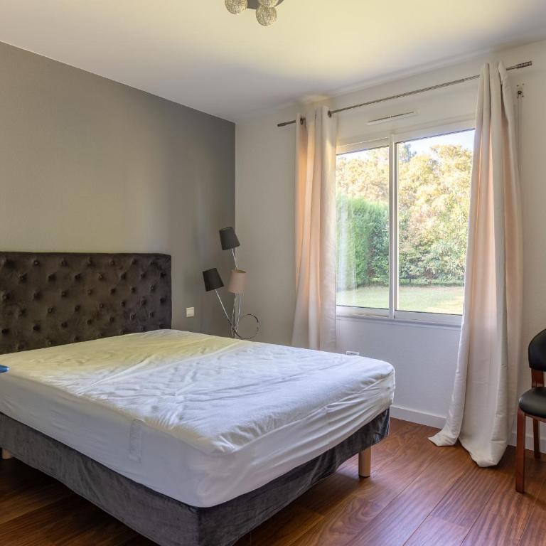 Villa familiale avec piscine chauffée, clim, 4 chambres, proche golf et plages - FR-1-319-565 - Villa - 26