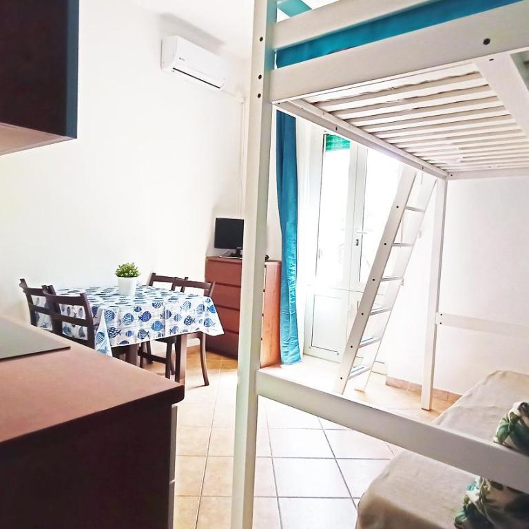 Casa Serapide - Monolocale con Divano-Letto - 2