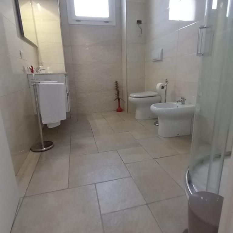 B&B Bonomi - Camera Quadrupla Premium - 15