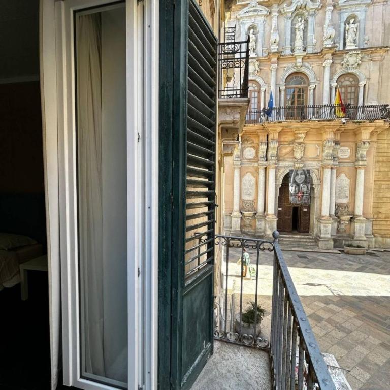 Casa Garibaldi - Appartamento con 1 Camera da Letto con Balcone e Vista Città - 1
