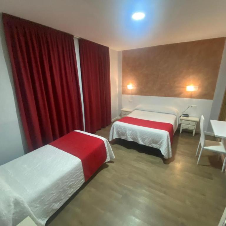 Hostal Sonia Granada - Triple Room - 9