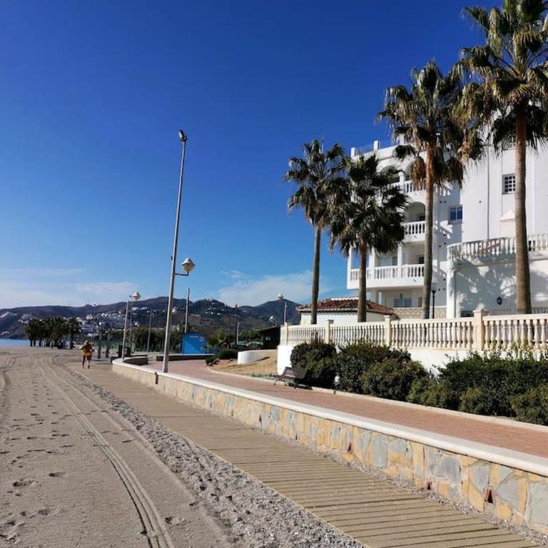 Ático fresco y luminoso con aparcamiento privado - Apartamento de 2 dormitorios - 54