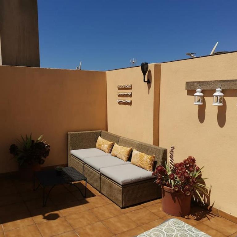 Ático fresco y luminoso con aparcamiento privado - Apartamento de 2 dormitorios - 50