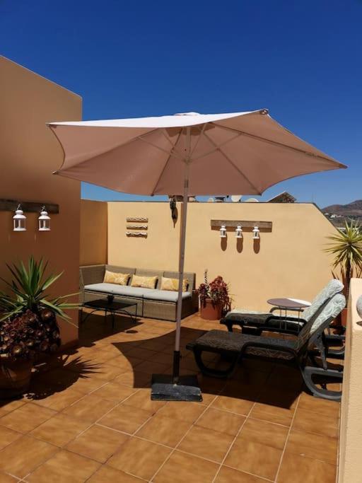 Ático fresco y luminoso con aparcamiento privado - Apartamento de 2 dormitorios - 53