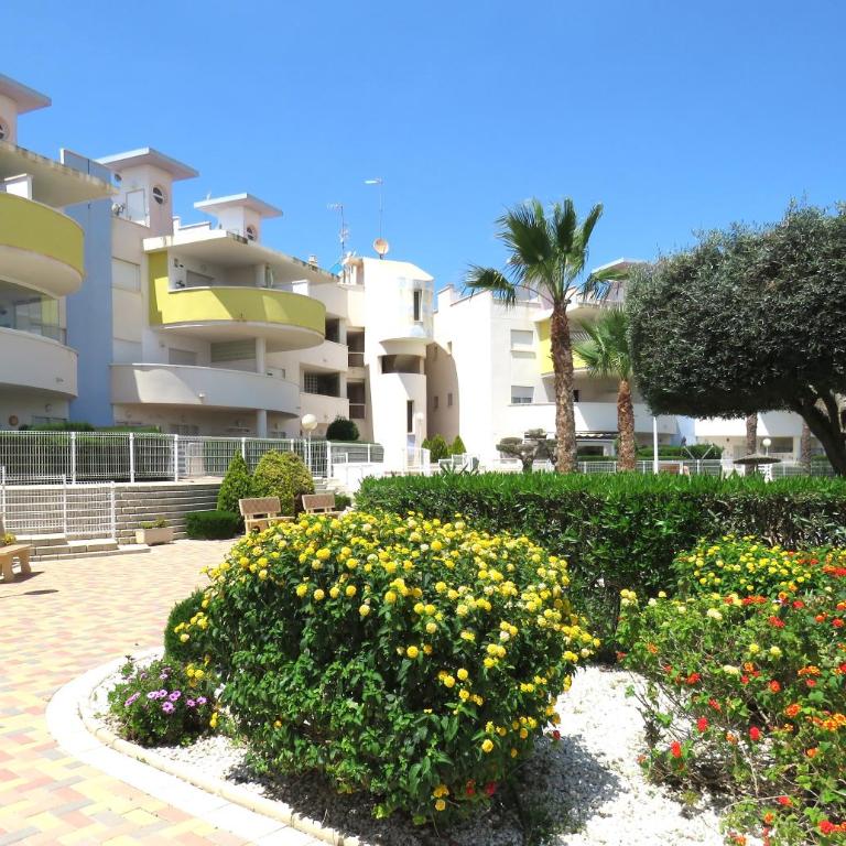 VILLAMARTIN PALMS stylish apartment close to golf and ocean with garden views - Two-Bedroom Apartment with Garden View - 25