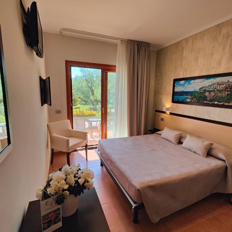 Villa Fenice Bed & Breakfast - Camera Matrimoniale Comfort con Terrazza - 16