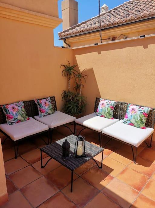 Luminoso ático cerca de la playa con piscina y garaje - Apartamento de 2 dormitorios - 46