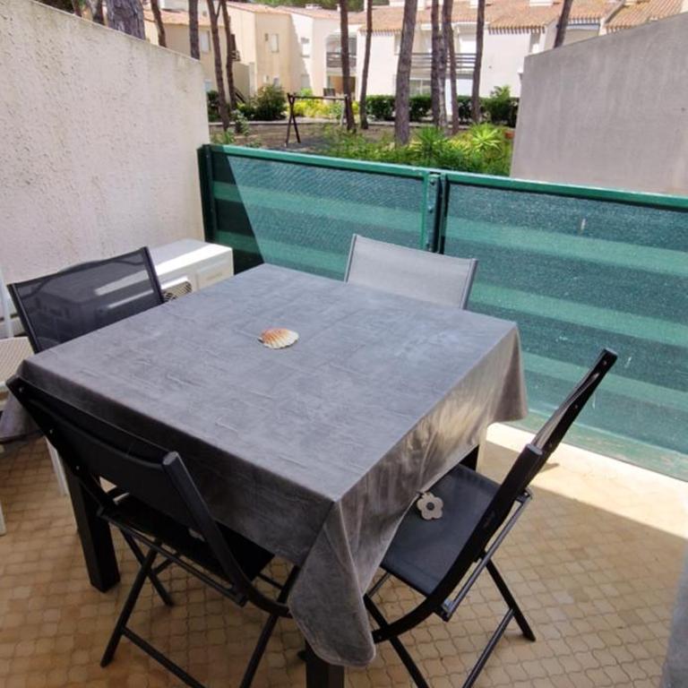Studio Cap d'Agde avec piscine, tennis entièrement rénové - Appartement 1 Chambre - 4