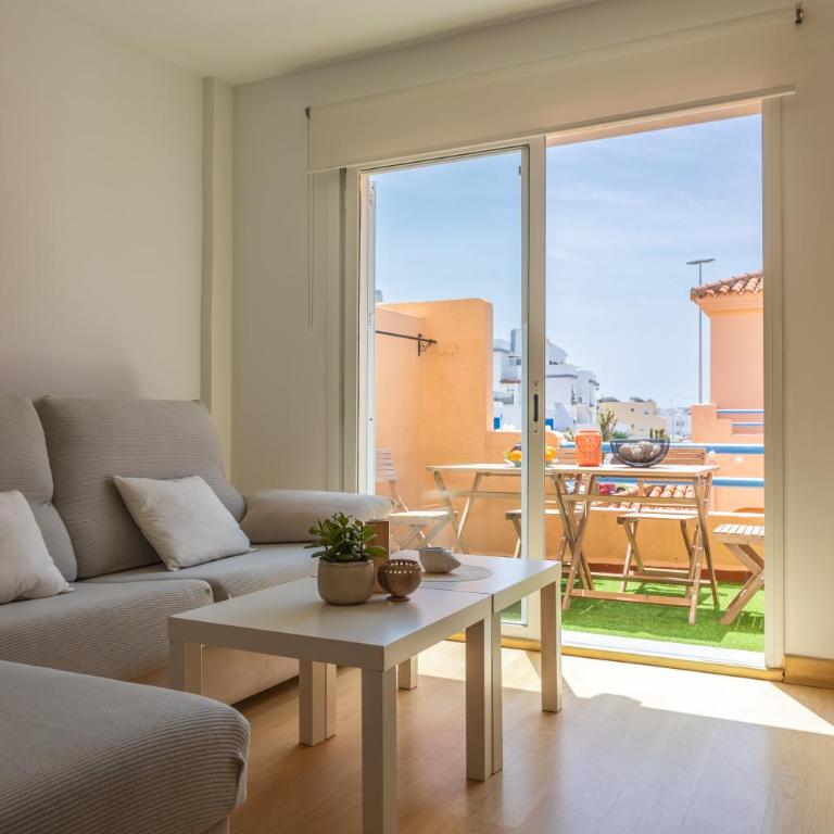 1st line beach, pool, terrace & fibre WIFI - Apartamento de 2 dormitorios - 76