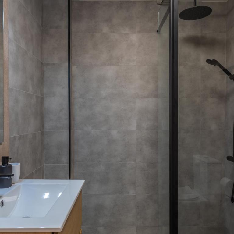 1st line beach, pool, terrace & fibre WIFI - Apartamento de 2 dormitorios - 20