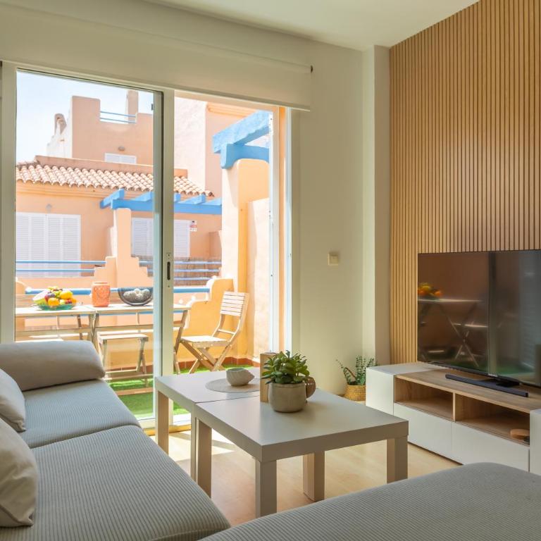 1st line beach, pool, terrace & fibre WIFI - Apartamento de 2 dormitorios - 26