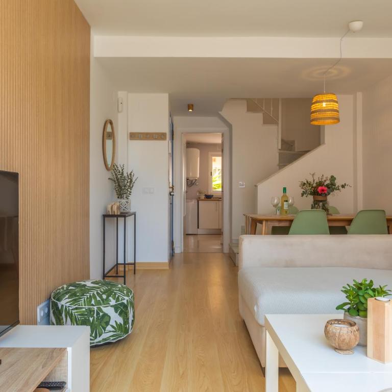 1st line beach, pool, terrace & fibre WIFI - Apartamento de 2 dormitorios - 6