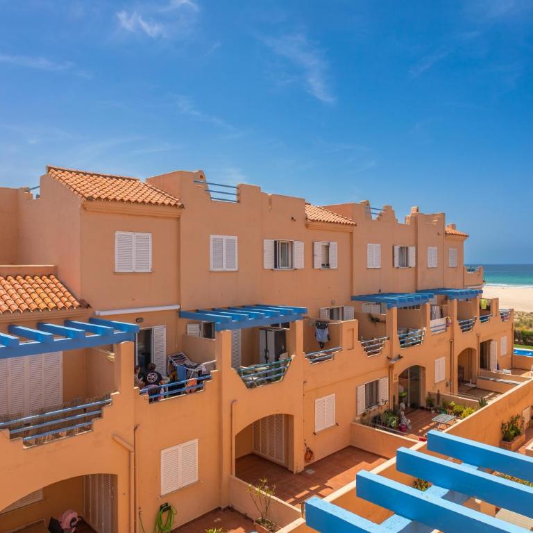 1st line beach, pool, terrace & fibre WIFI - Apartamento de 2 dormitorios - 79