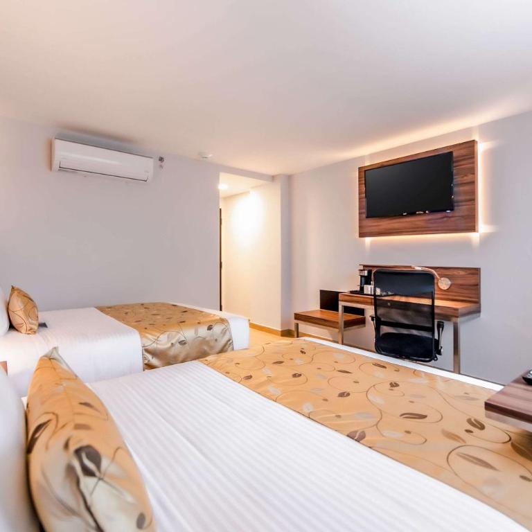 Sleep Inn Tijuana - Family Room - 7