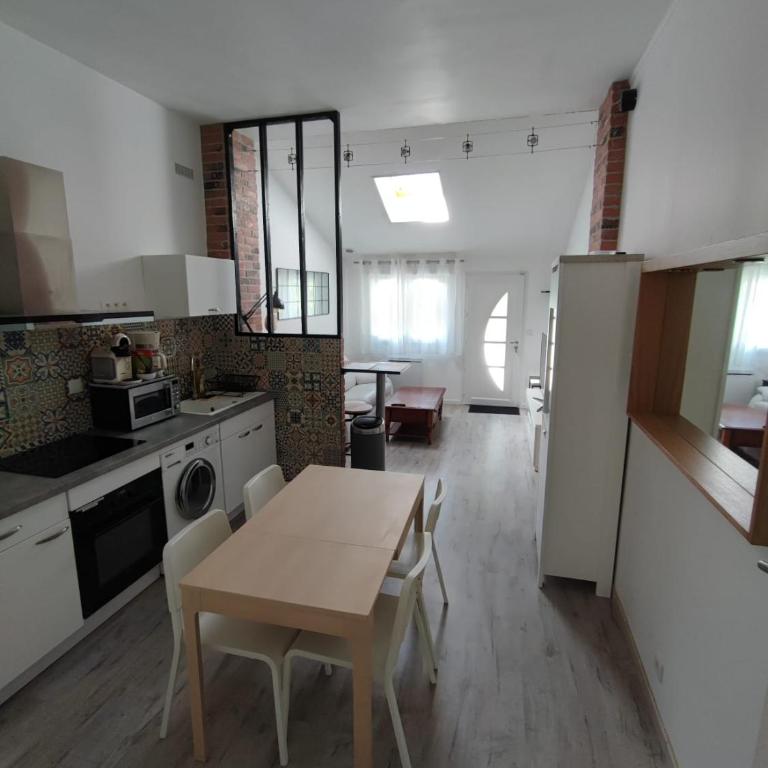 Appartement T2 48 m2 indépendant parking public gratuit à proximité - Apartment mit 1 Schlafzimmer - 4