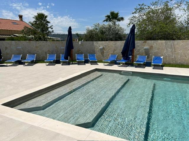 VILLA PARADISO ACIREALE "con piscina in esclusiva o condivisa " - Camera Matrimoniale con Piscina Condivisa - 16