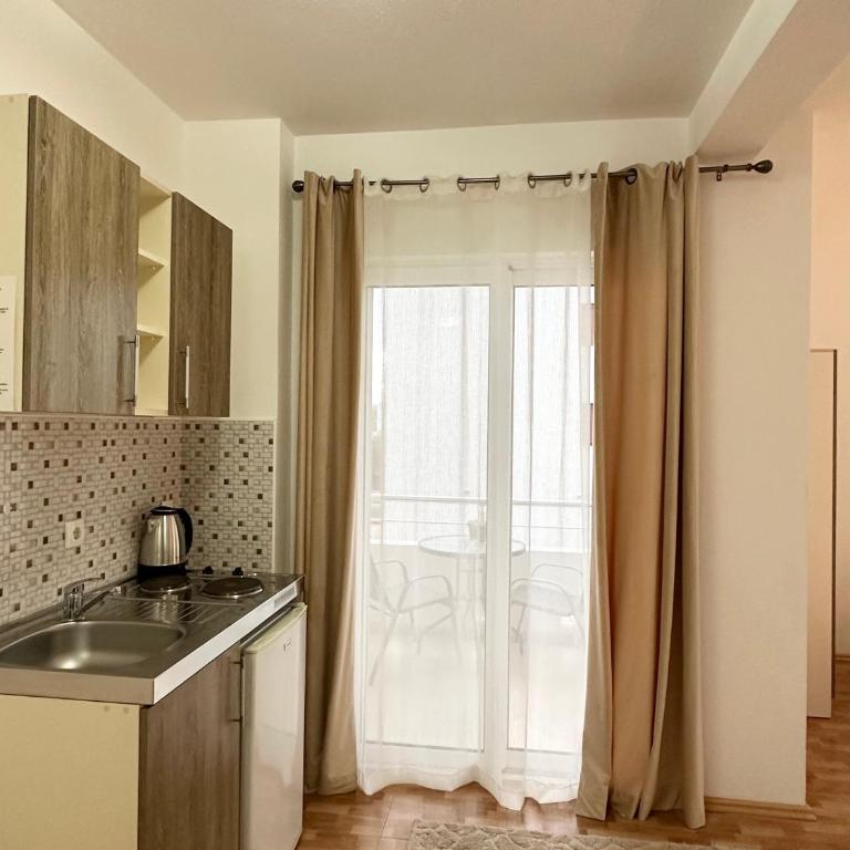 Apartmens Xhenis Lux - Studio - 4