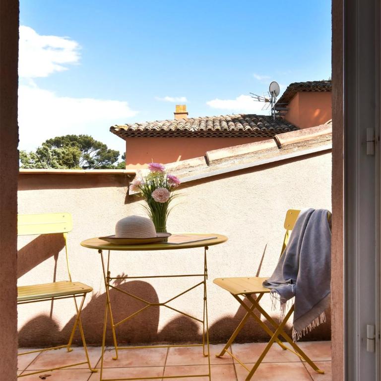 Villa Bellevue, magnifique vue mer! Piscine chauffée, à10 mns de la plage et du centre! - Villa - 24