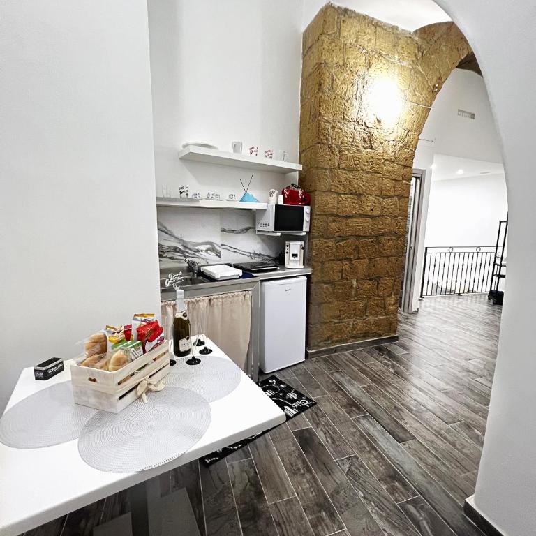 Arco dei Borboni - Camera Quadrupla con Bagno Privato - 4