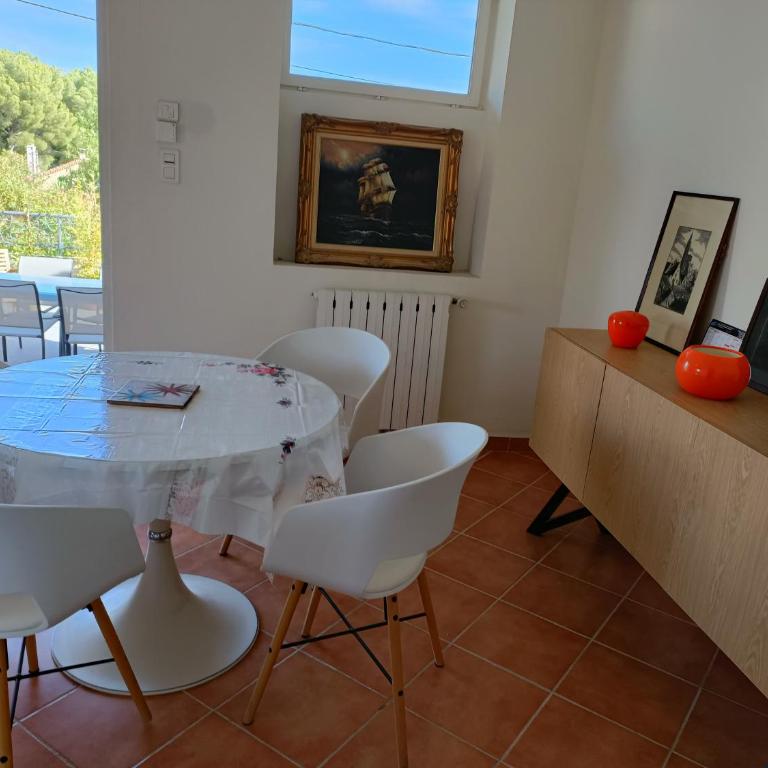 Maison individuelle vue sur le massif de l'étoile - Appartement - 14