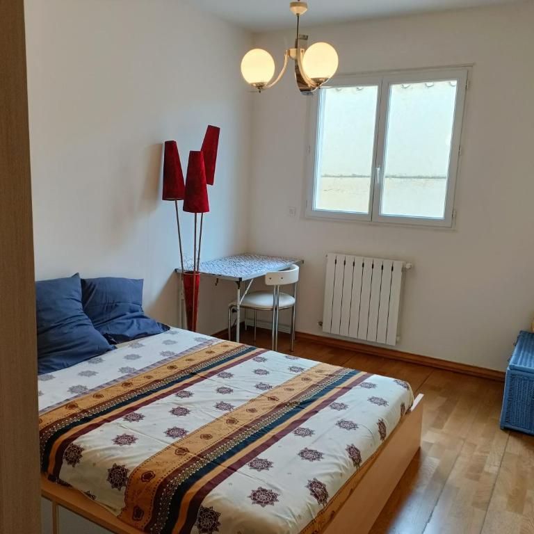 Maison individuelle vue sur le massif de l'étoile - Appartement - 13