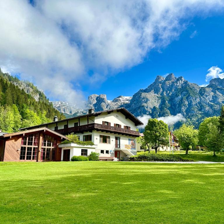 Berghof Werfenweng - Apartment mit 2 Schlafzimmern - 1