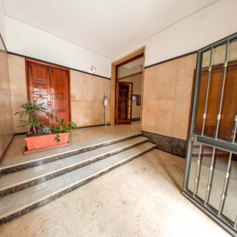Charming apartment in San Giovanni 90m from Metro - Appartamento con 3 Camere da Letto - 50