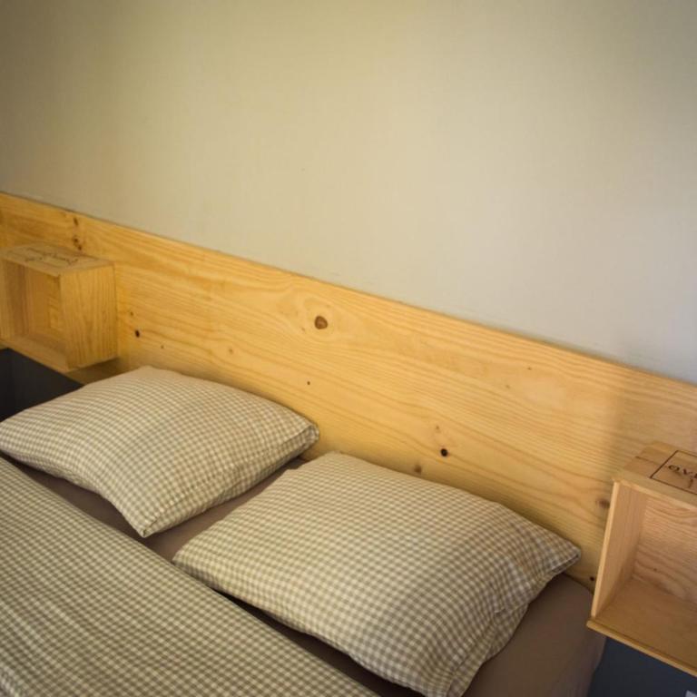 Onefam Sungate - Double Room with Shared Bathroom - 2