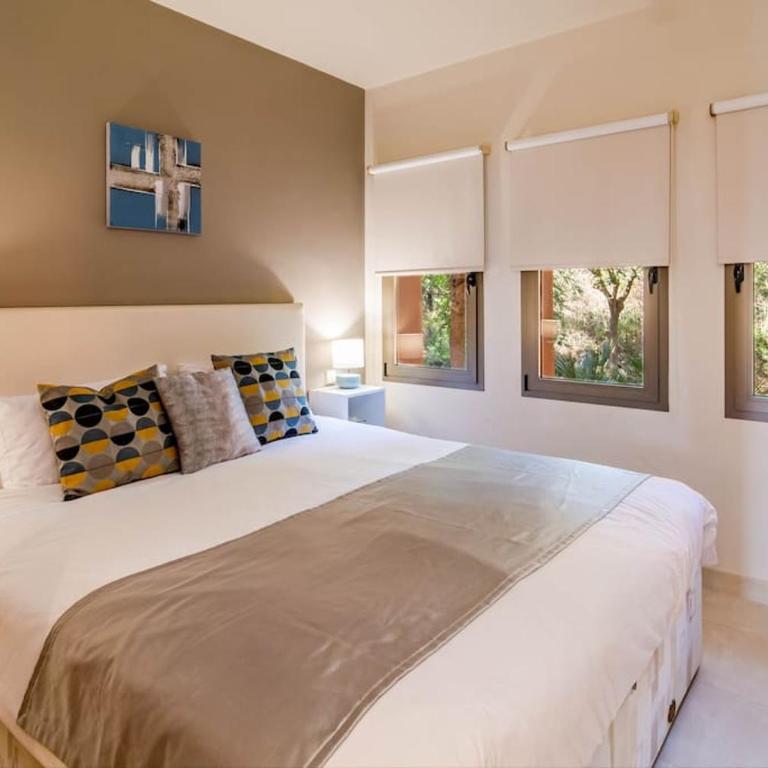 Spacious 3BR Apartment in New Golden Mile, Ideal for Families & Long Stays - Three-Bedroom Superior Apartment - 5