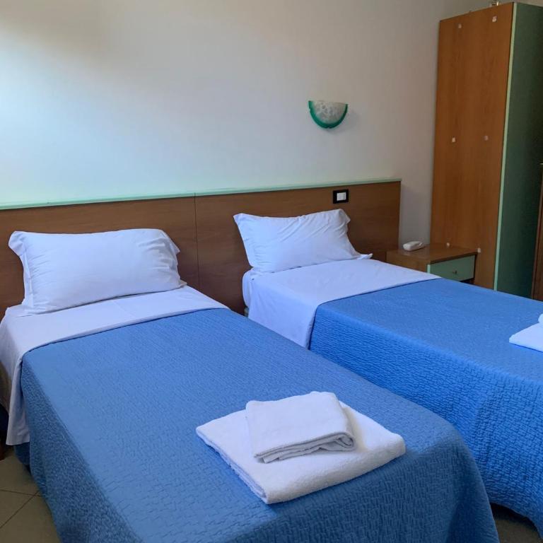 Hotel Mercurio - Camera Doppia con Letti Singoli - 4