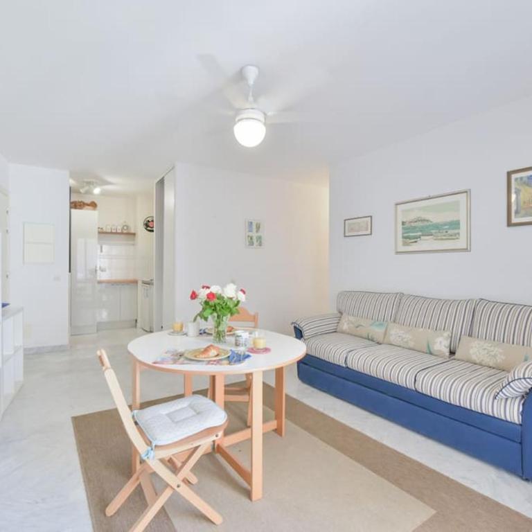 PALM ROYAL - Apt for 4 with balcony - 5 minutes from the beach - Appartement 1 Chambre - 11