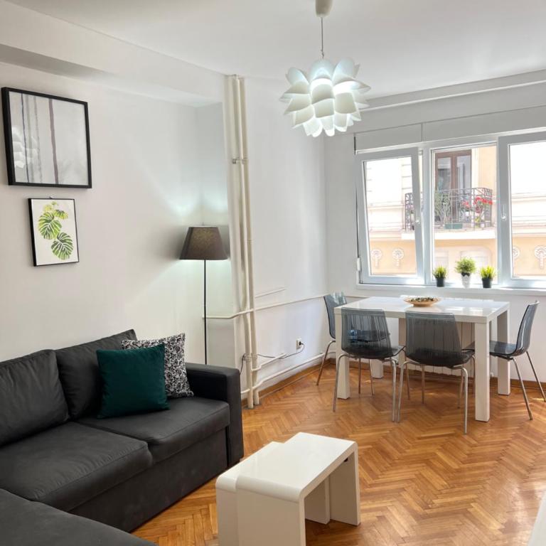 Cozy Stay Apartment - Apartman sa 2 Spavaće Sobe - 1