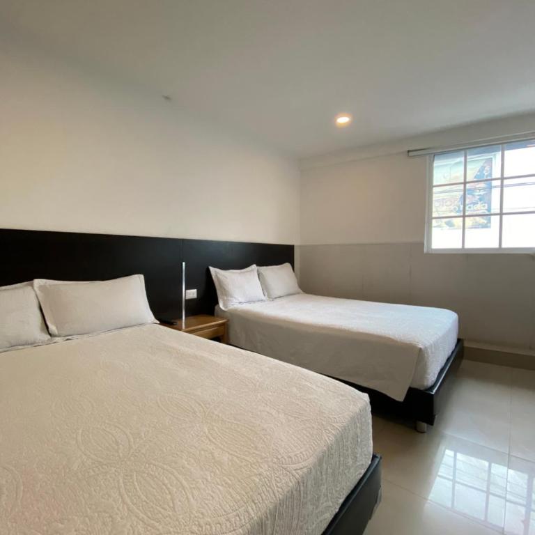 Apartahotel Marbella - Habitación Doble Estándar con 2 camas grandes - 3