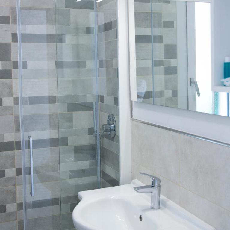 Residence Hotel Villa Mare - Appartamento Familiare con 2 Camere da Letto - 17