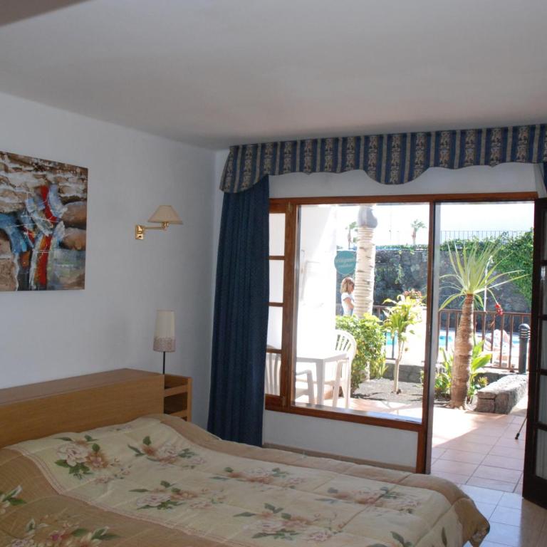 Apartamentos las Lilas - Estudio con vistas a la piscina (2 adultos) - 1