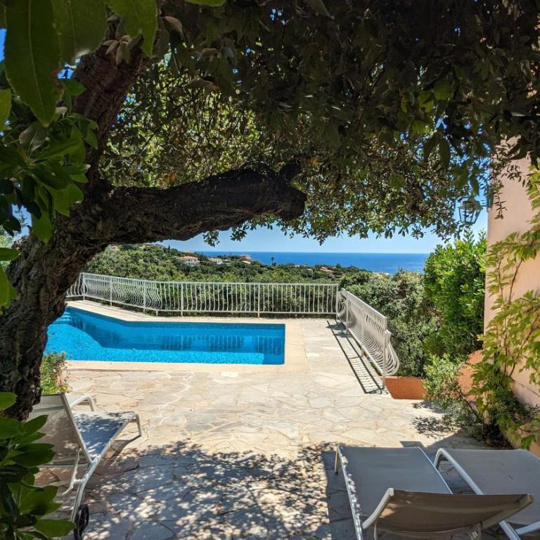 Villa Les Trois Chênes, piscine privée & vue mer sur Golfe de Saint Tropez - Villa - Vue sur Mer - 1