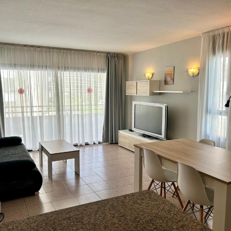 Apartamentos Aventura Salou - Apartamento Deluxe - 8
